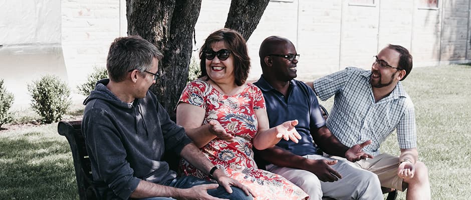 DMin students sitting on a bench