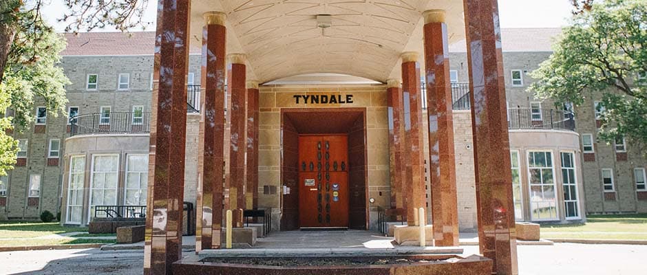 Photo of the front doors of Tyndale University